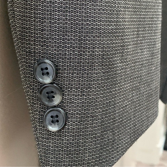 Black Herringbone 100%wool suit. - Picture 5 of 12